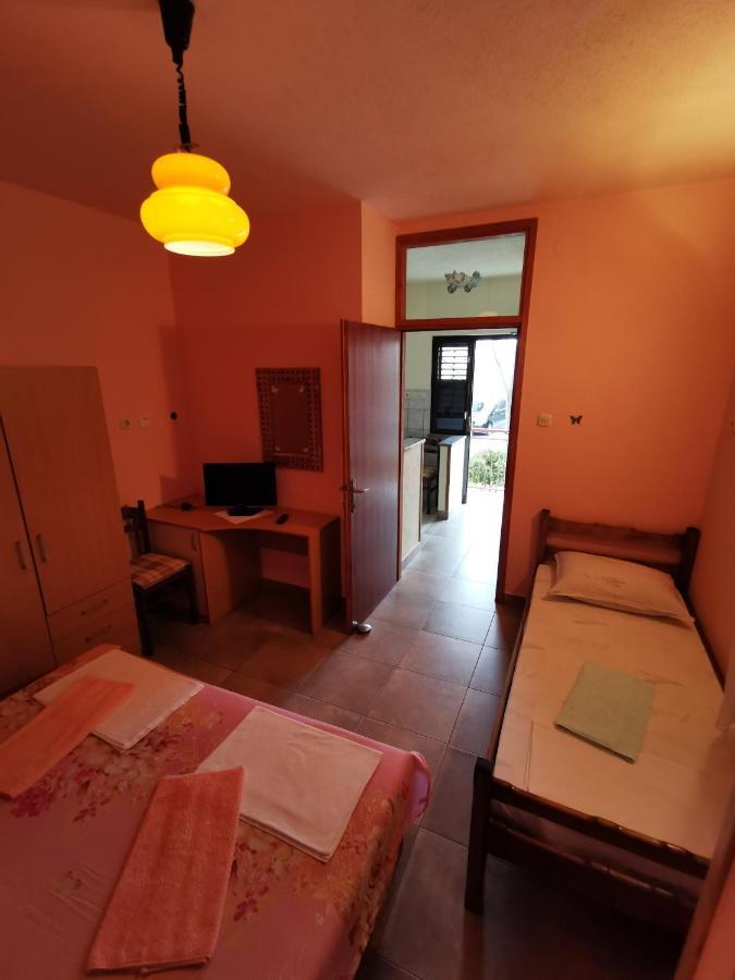 Apartmani Mate Vrban Karlobag Extérieur photo