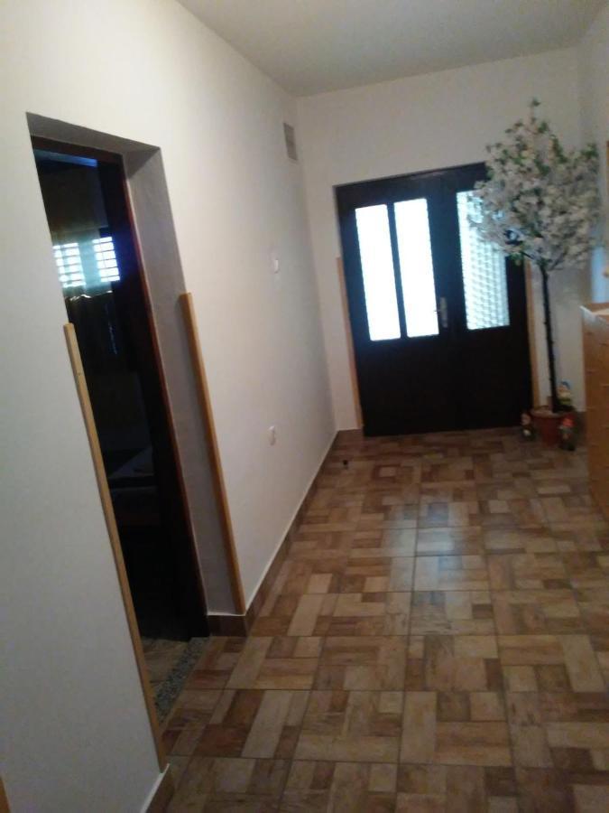 Apartmani Mate Vrban Karlobag Extérieur photo