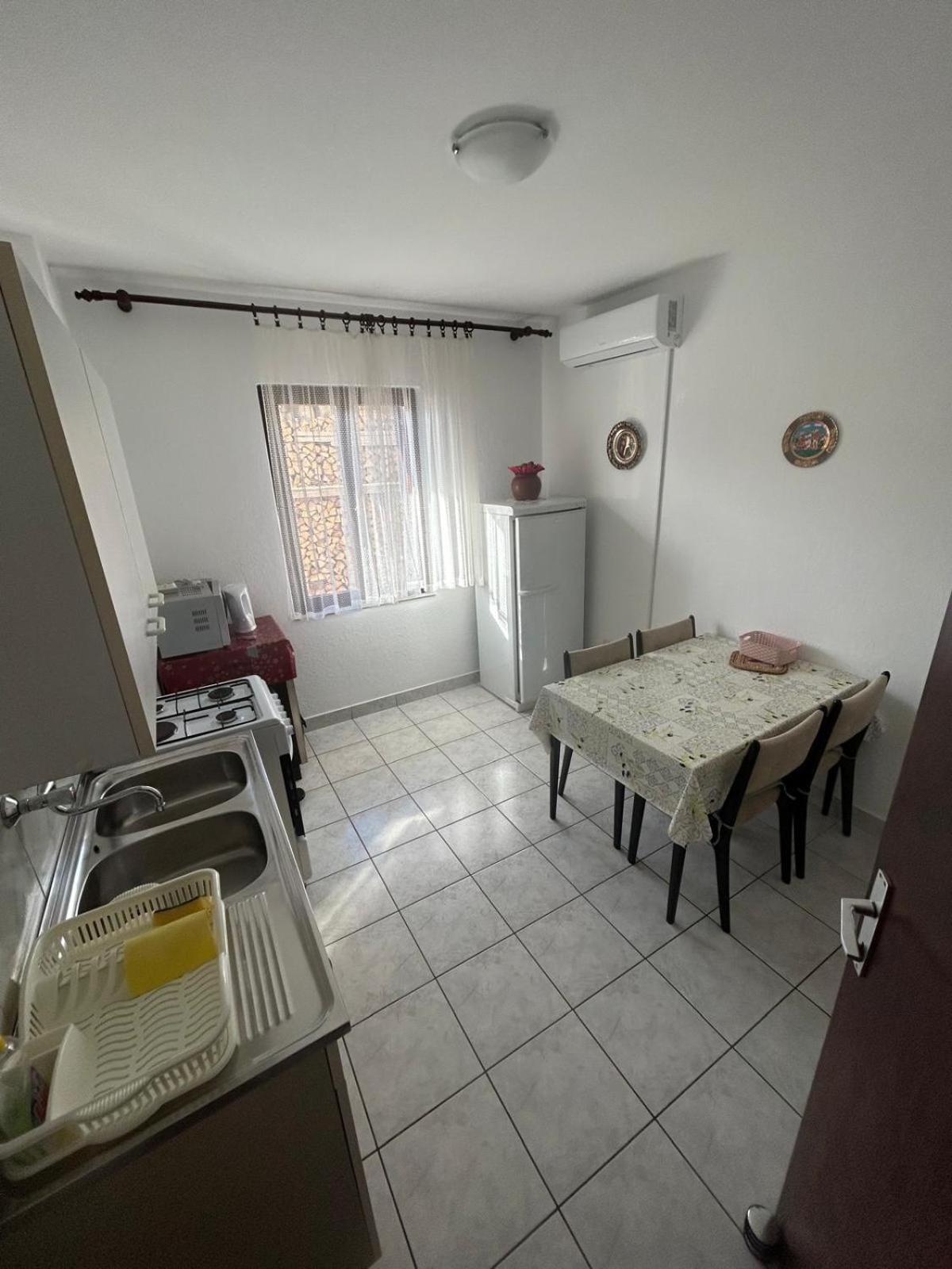 Apartmani Mate Vrban Karlobag Extérieur photo