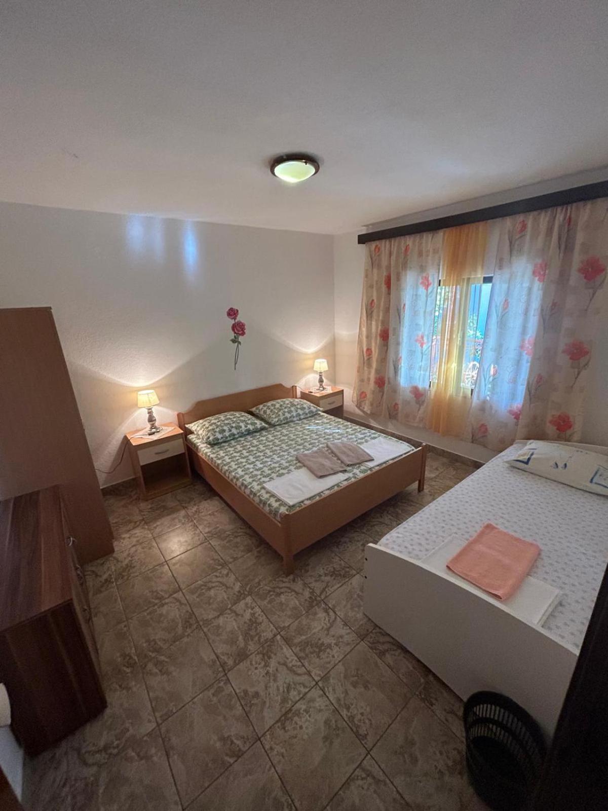 Apartmani Mate Vrban Karlobag Extérieur photo