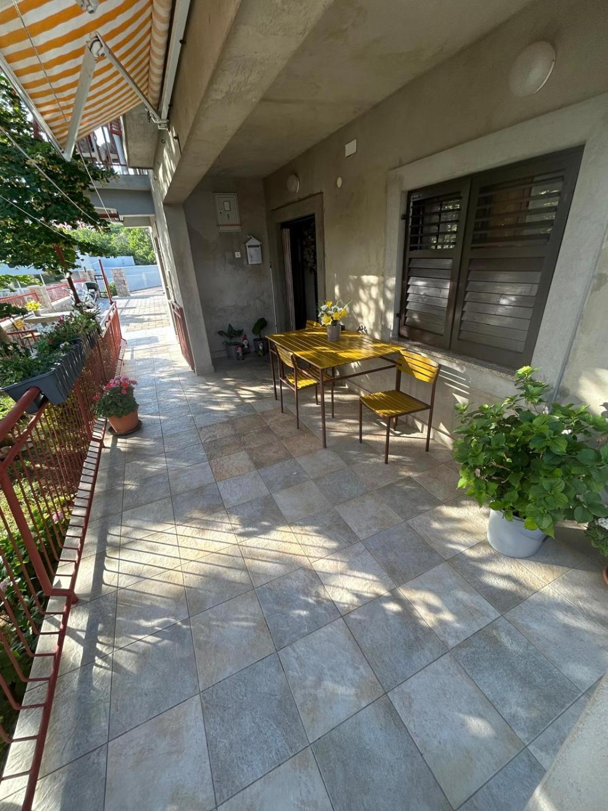 Apartmani Mate Vrban Karlobag Extérieur photo