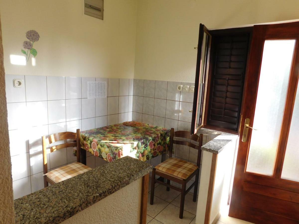 Apartmani Mate Vrban Karlobag Extérieur photo