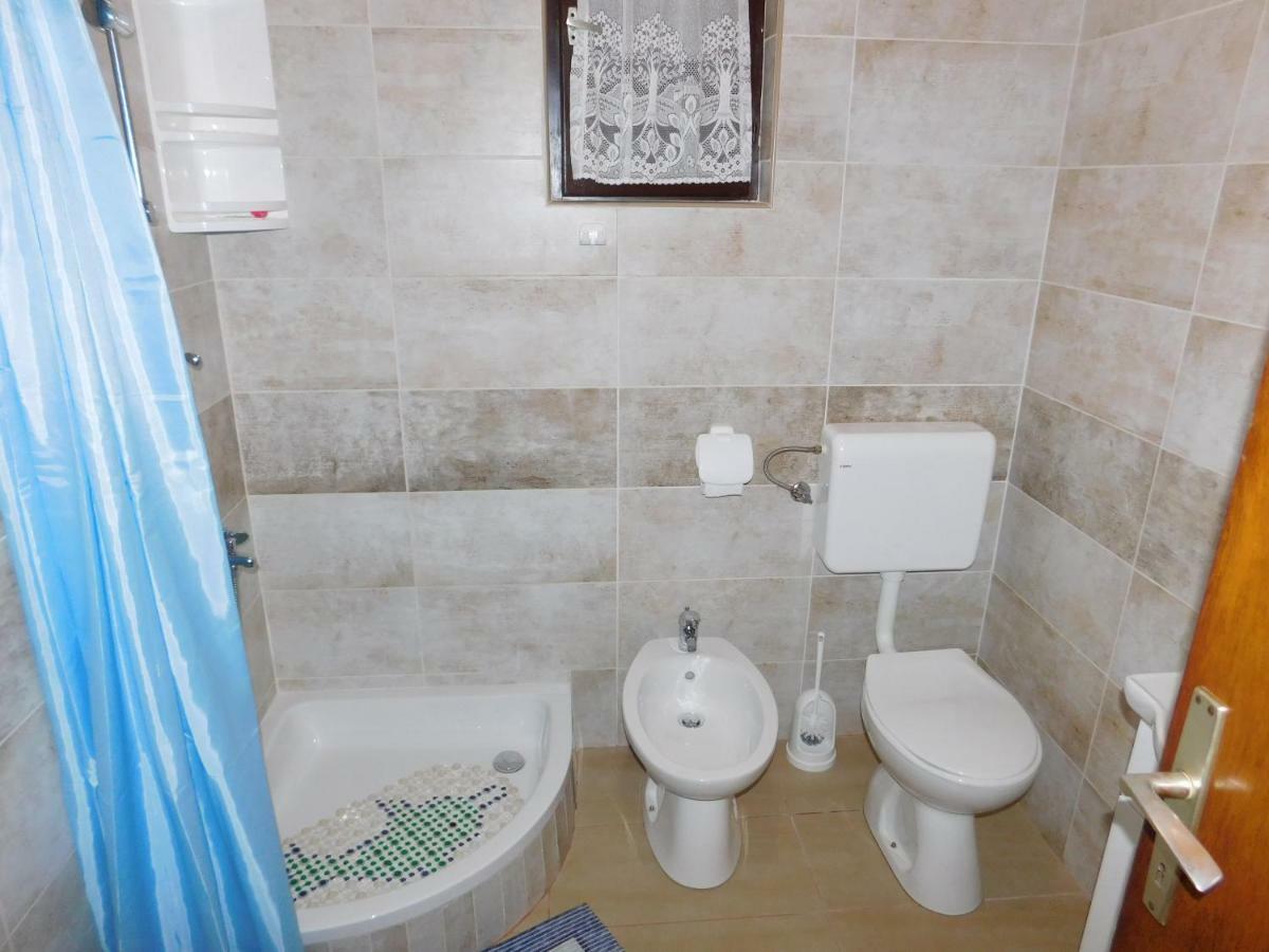 Apartmani Mate Vrban Karlobag Extérieur photo